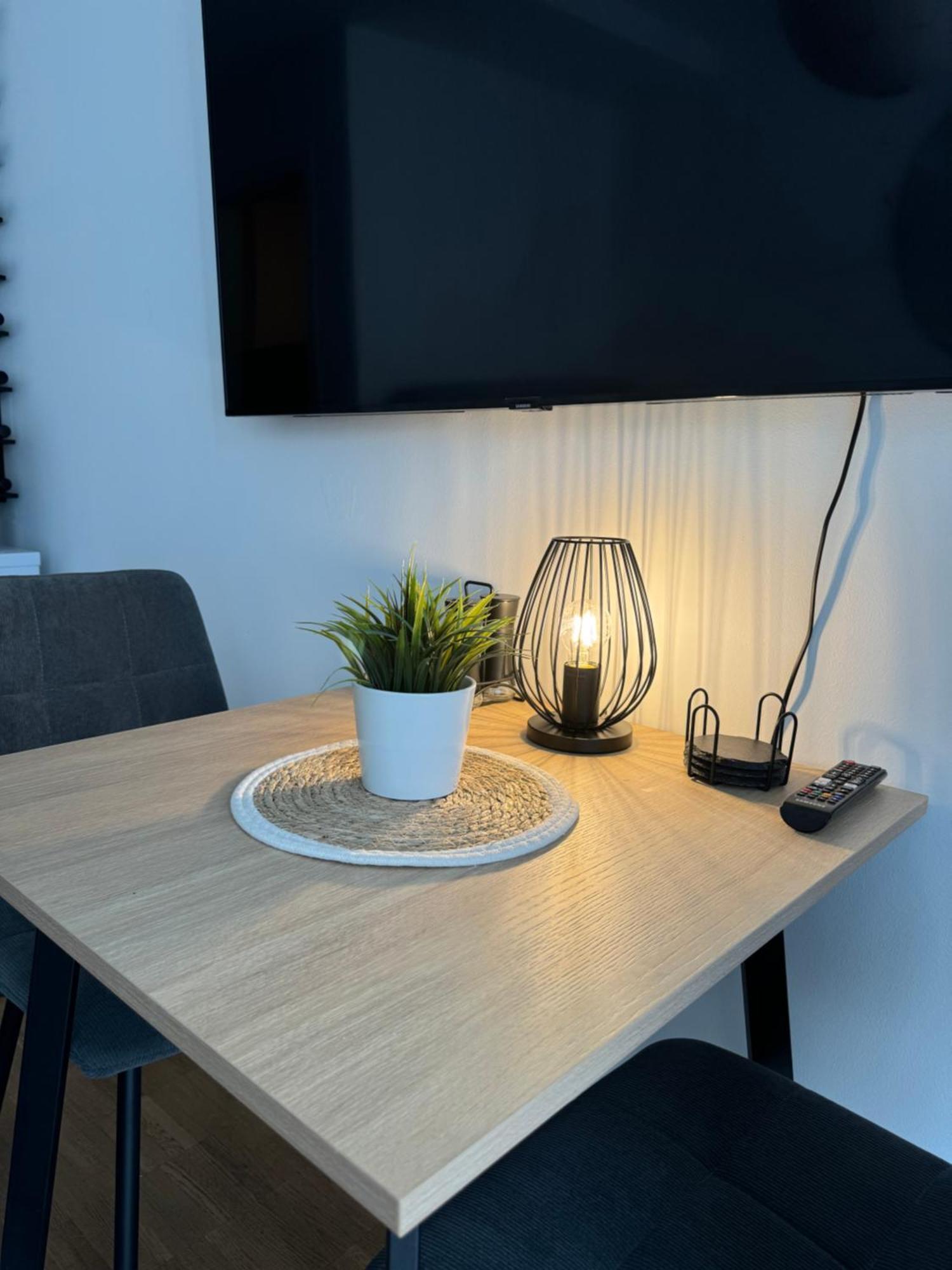 Moderne Ferienwohnung Mit Terrasse Wurzburg Luaran gambar